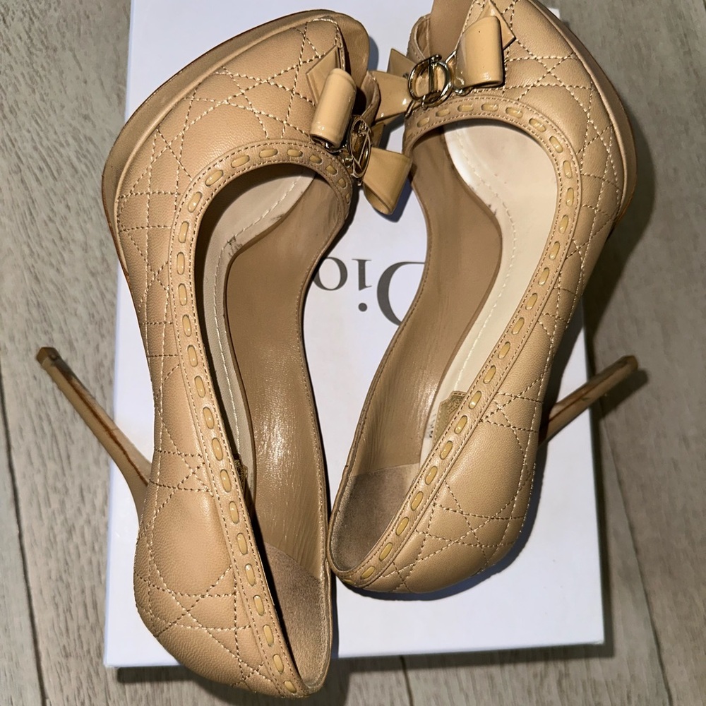 Dior Tan Bow Detail Heels - Picture 9 of 13